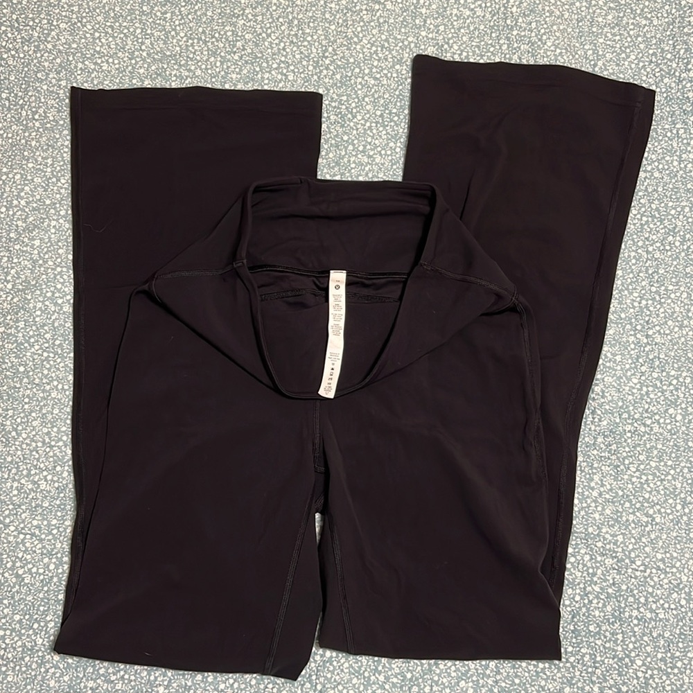 Lululemon Groove Nulu Super High Rise Flared Pant